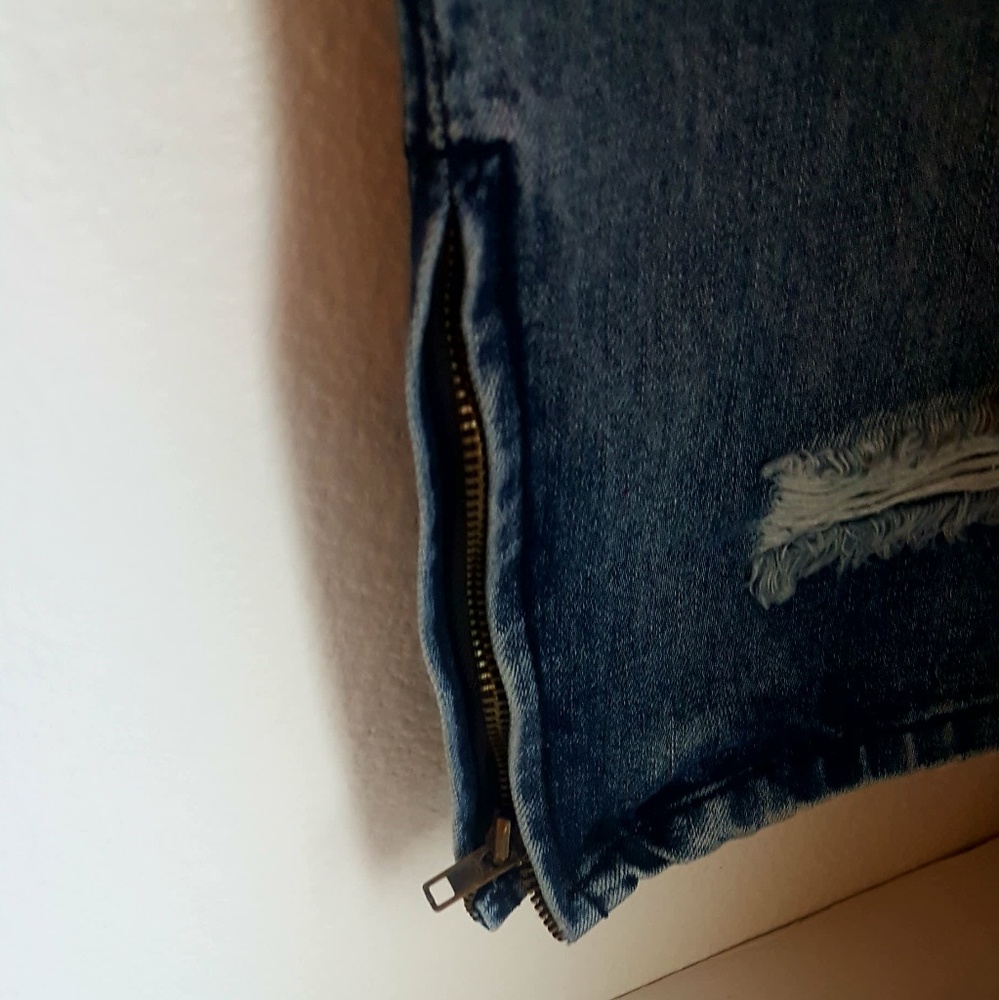 Young and Reckless men's distressed Jeans size 36 - Picture 5 of 8